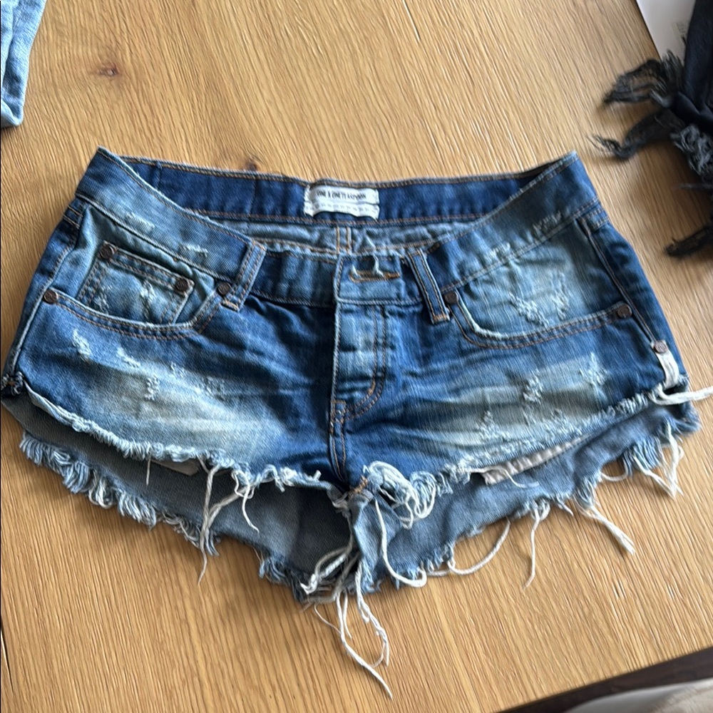 One Teaspoon No 2’s Denim Blue Distressed Women's Shorts size 24